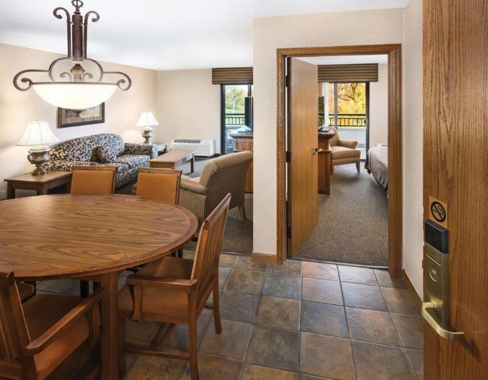 Arrowwood Resort Hotel And Conference Center - Alexandria Extérieur photo